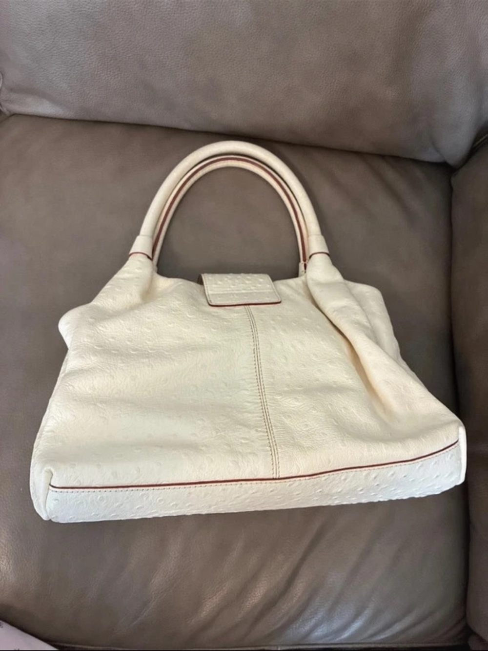 Kate Spade Stevie Hobo Bexley Embossed
Ostrich Leather Color Clotted Cream - Picture 6 of 13